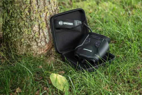 photograph Bresser 3x Nightlux 200 Pro Digital Night Vision Binoculars,  11