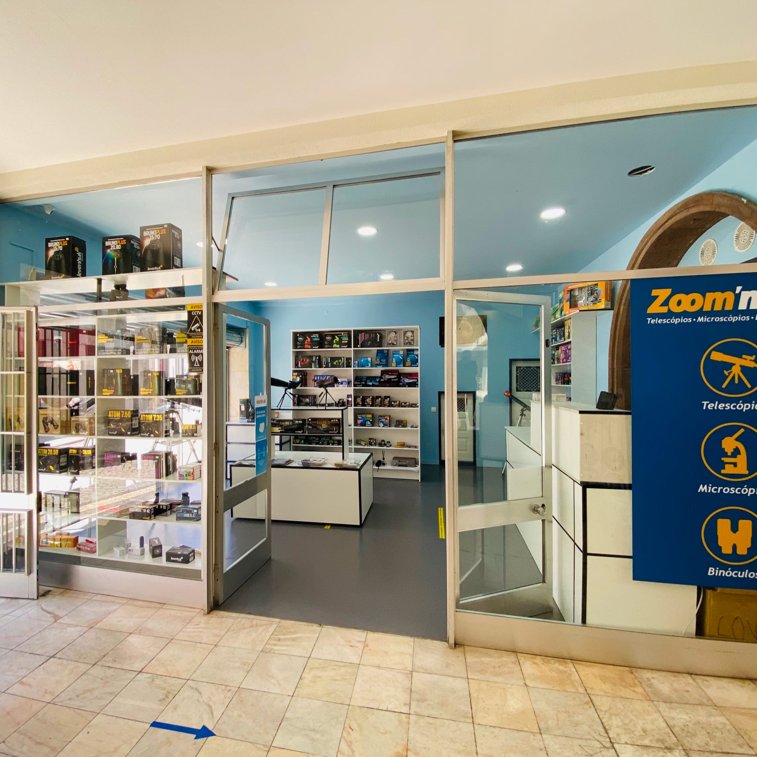 Levenhuk showroom in Funchal, Portugal shop-madeira-02.jpg