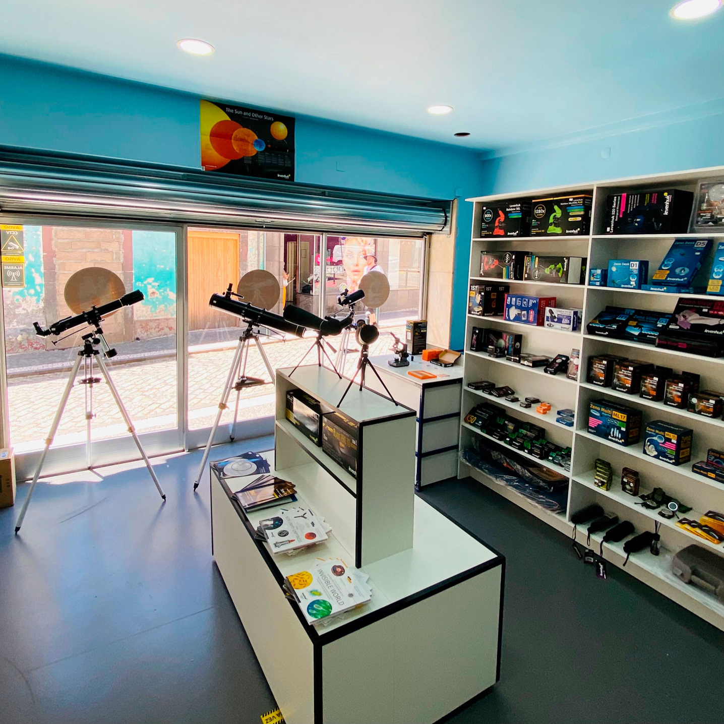 Levenhuk showroom in Funchal, Portugal shop-madeira-03.jpg