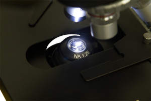 resim Levenhuk 740T Trinoküler Mikroskop